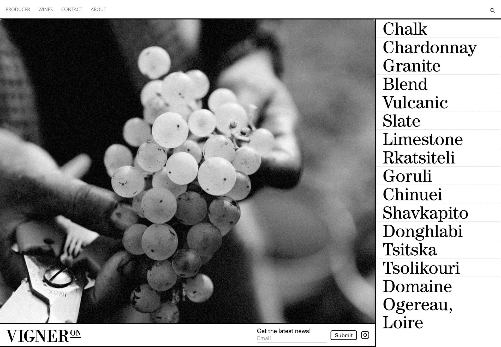 VignerOn hero — hands harvesting grapes, black-and-white